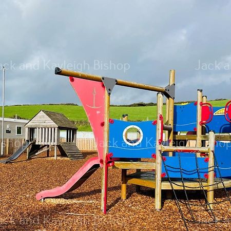 3-Bedroom Holiday Home With Valley Views Newquay  Bagian luar foto