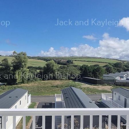 3-Bedroom Holiday Home With Valley Views Newquay  Bagian luar foto