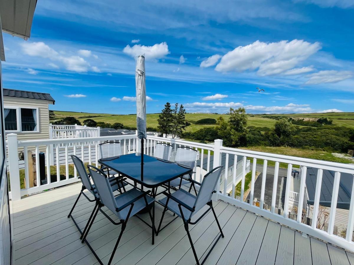 3-Bedroom Holiday Home With Valley Views Newquay  Bagian luar foto