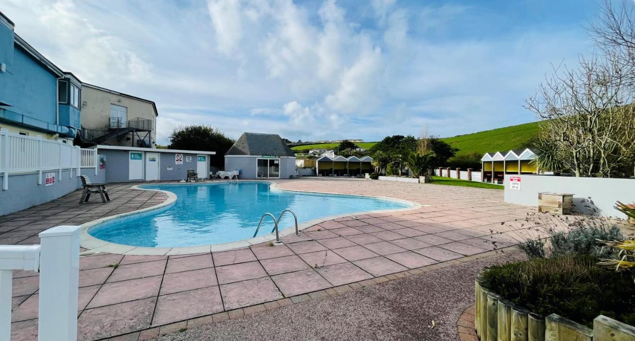3-Bedroom Holiday Home With Valley Views Newquay  Bagian luar foto