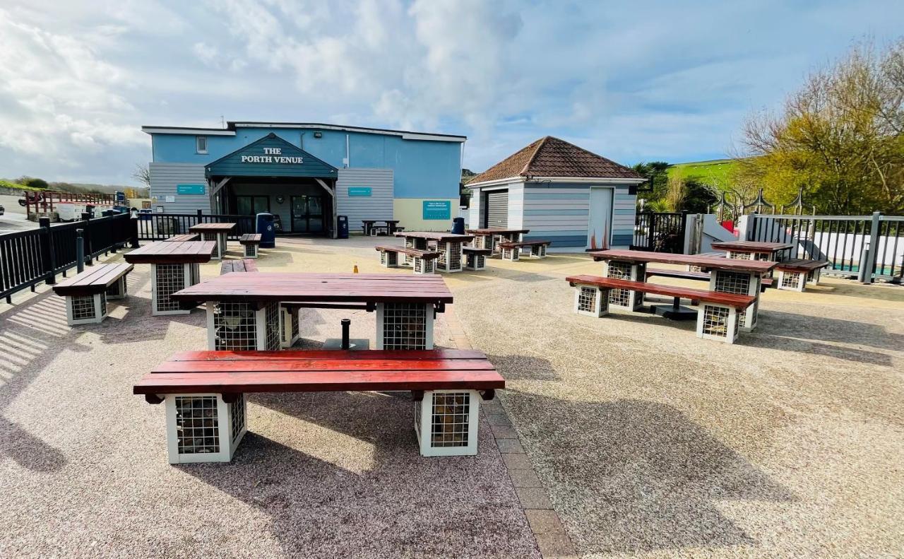 3-Bedroom Holiday Home With Valley Views Newquay  Bagian luar foto