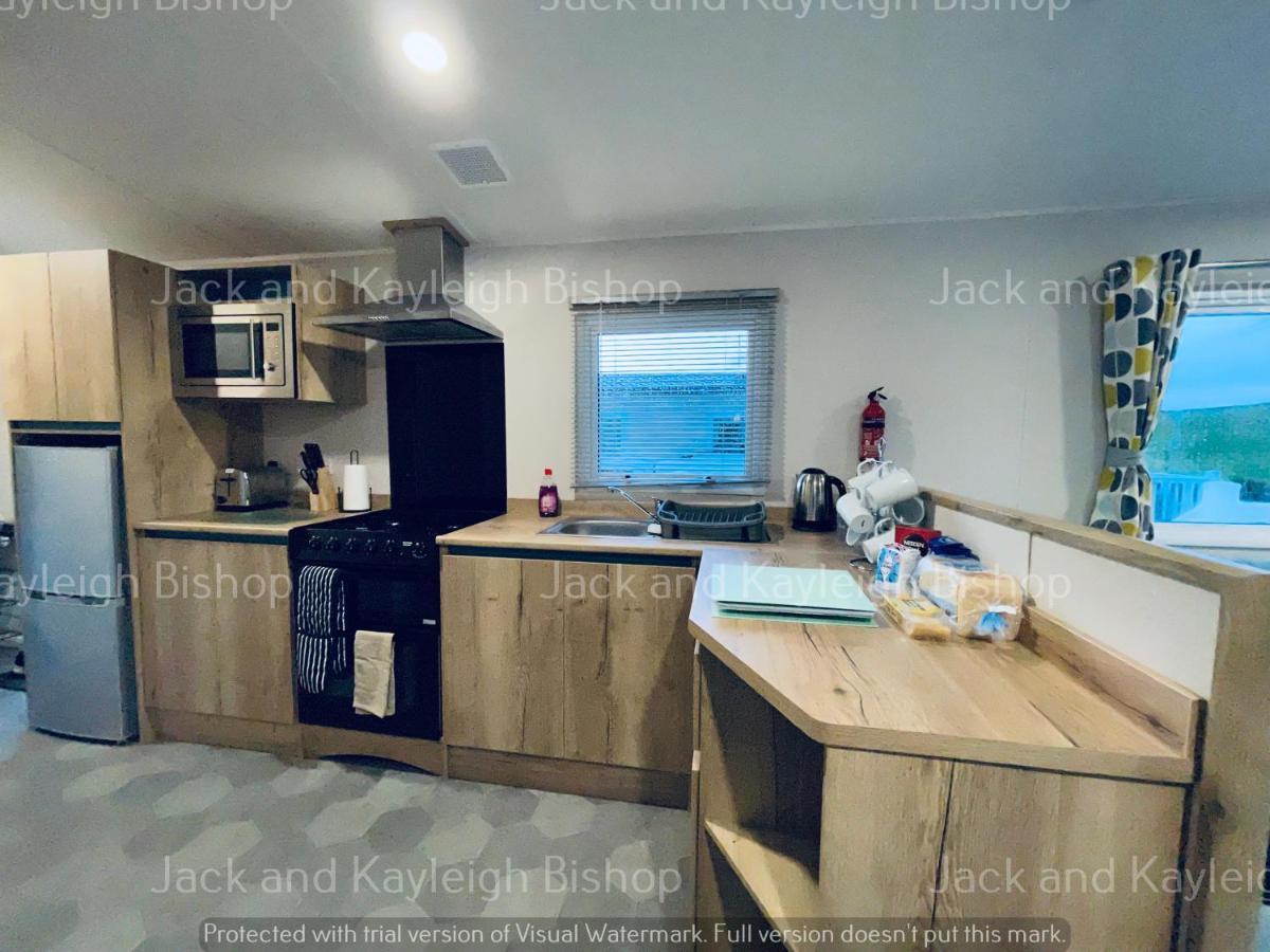 3-Bedroom Holiday Home With Valley Views Newquay  Bagian luar foto