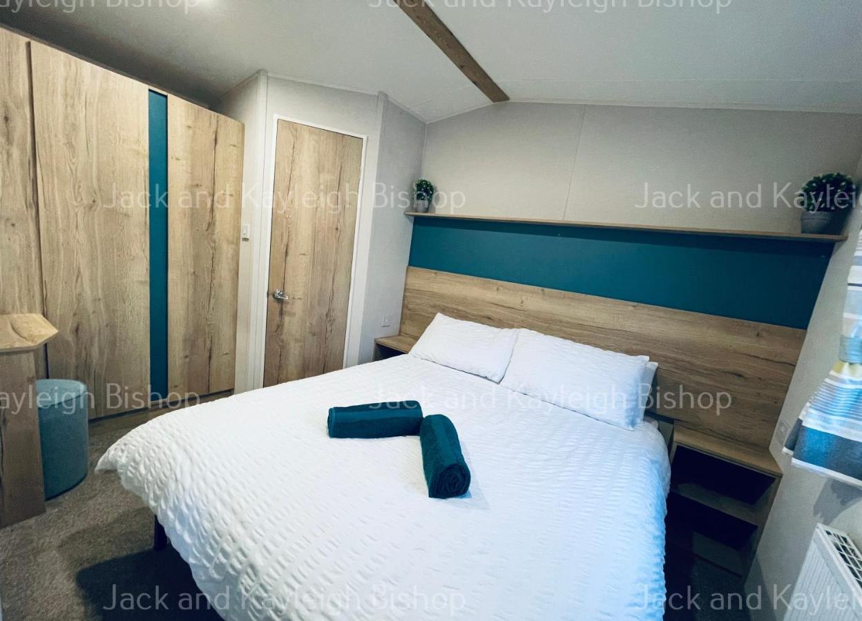 3-Bedroom Holiday Home With Valley Views Newquay  Bagian luar foto