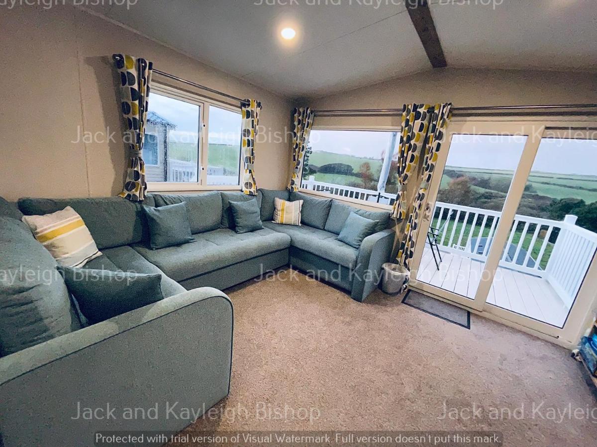 3-Bedroom Holiday Home With Valley Views Newquay  Bagian luar foto