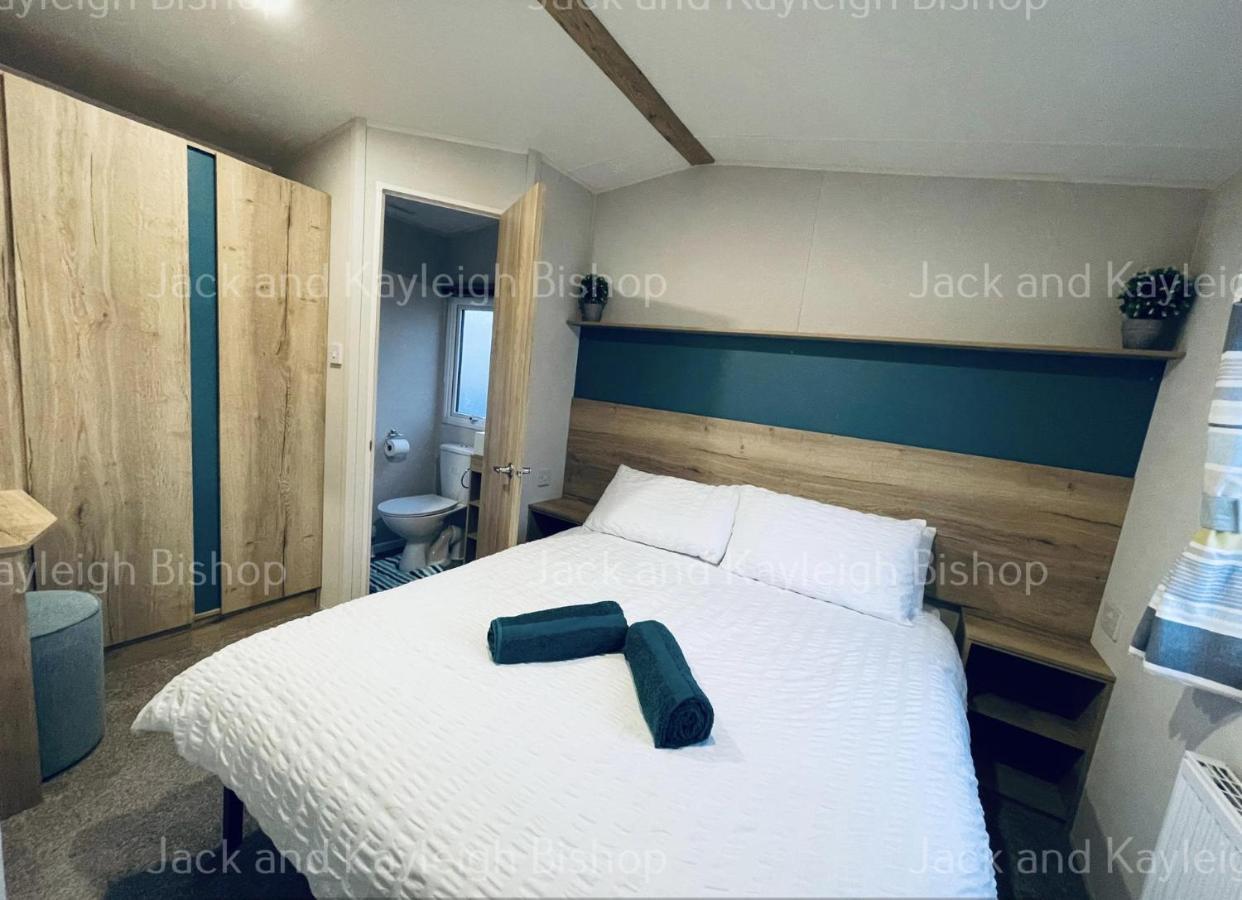 3-Bedroom Holiday Home With Valley Views Newquay  Bagian luar foto