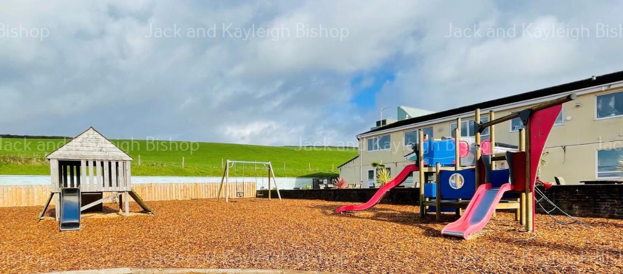 3-Bedroom Holiday Home With Valley Views Newquay  Bagian luar foto